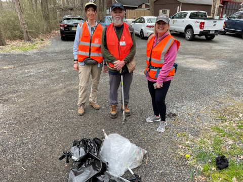 Roadside cleanup volunteers at Great Swamp National Wildlife Refuge