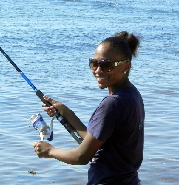 CDIP Intern Vernique surf fishing