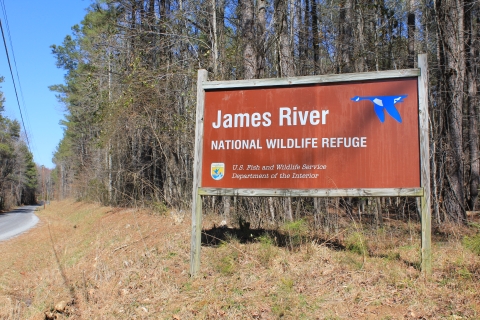 james river national wilflife refuge entrance sign