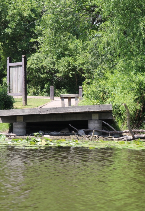 Photo of fishing pier at Halfmoon landing on shore