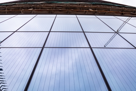 close up of bird safe glass with vertical lines