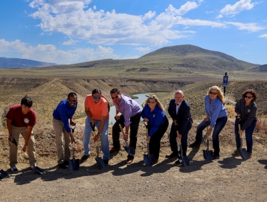Representatives from the U.S. Fish and Wildlife Service, members of the Pyramid Lake Paiute Tribe, and other partners pose for the Numana Dam groundbreaking.