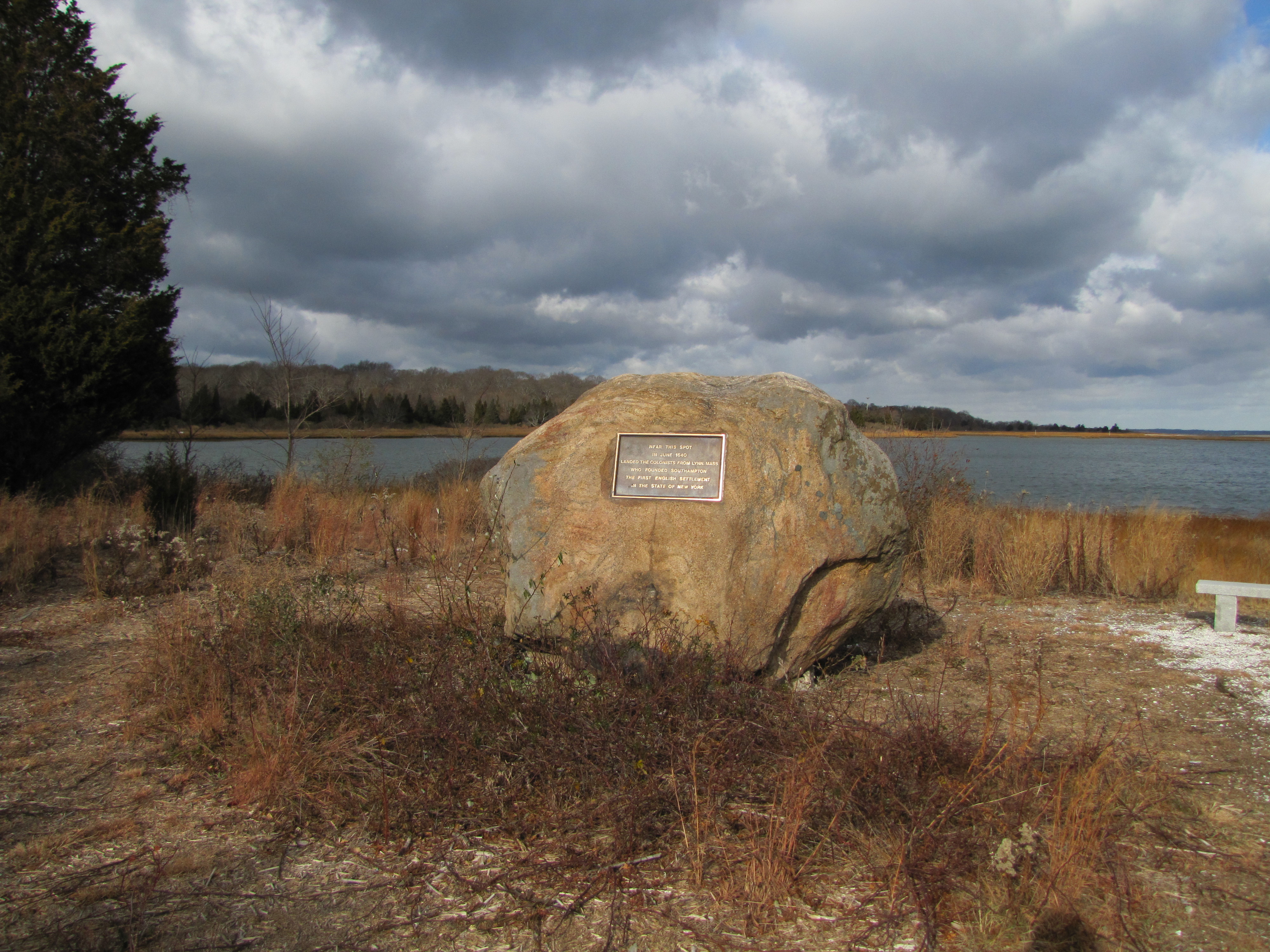 A historical monument documenting the first landing of English settlers in New York