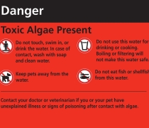 Signing warning of the dangers of toxic algae