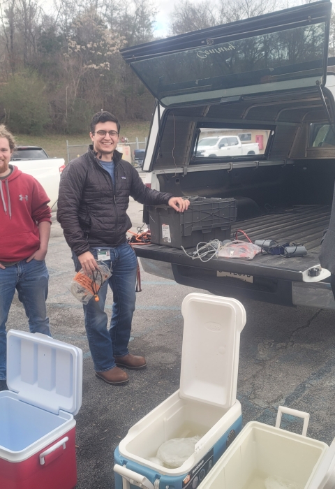 University of Alabama research team picking up trout from Dale Hollow NFH
