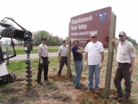 Installing a refuge sign