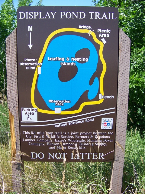 Sign displaying the display pond trail route
