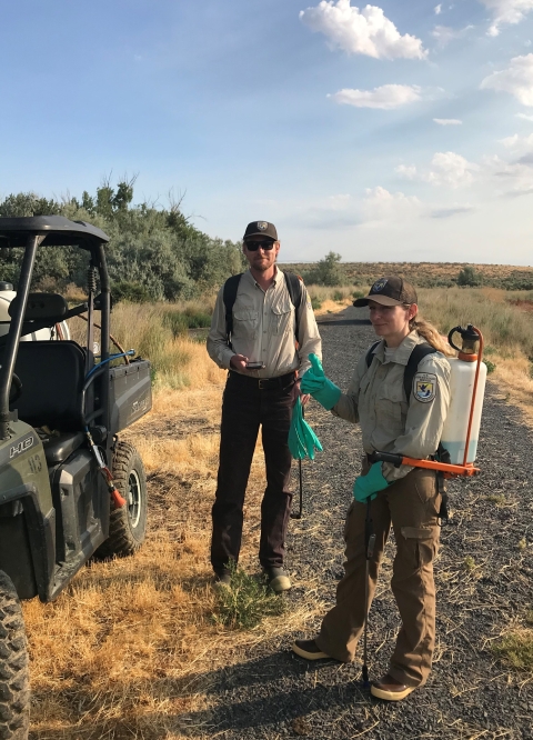 fws employees preparing for noxious weed control