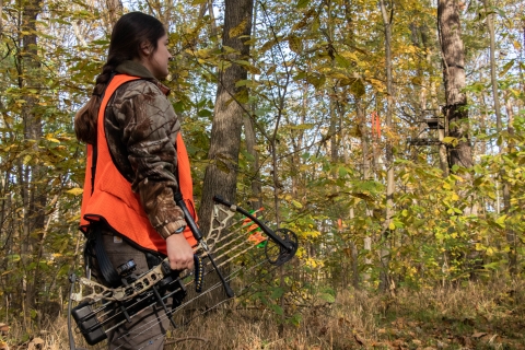 Female bow hunter 