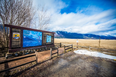 A painted sign and small map helps to orient visitors to Kootenai NWR