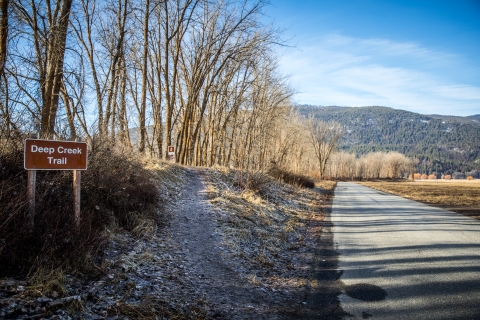 Deep Creek Trailhead next to Riverside Road