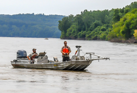 Bow trawling in progress. 