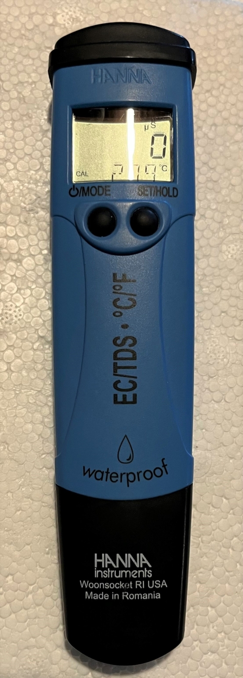 Water conductivity meter