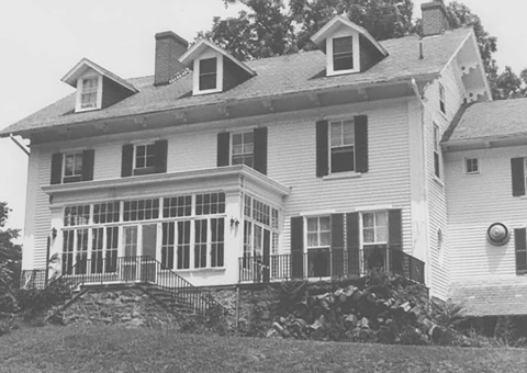 Historical photo of Bell Manor, a historic Colonial Revival house.